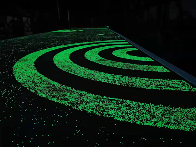 glow in dark rocks for driveway